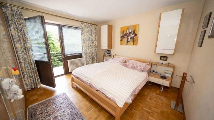 Ein Architekten-Wunder in Bestlage – Exklusive Villa mit Parkgarten und Wellness-Oase