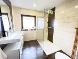 Bad mit Dusche EG