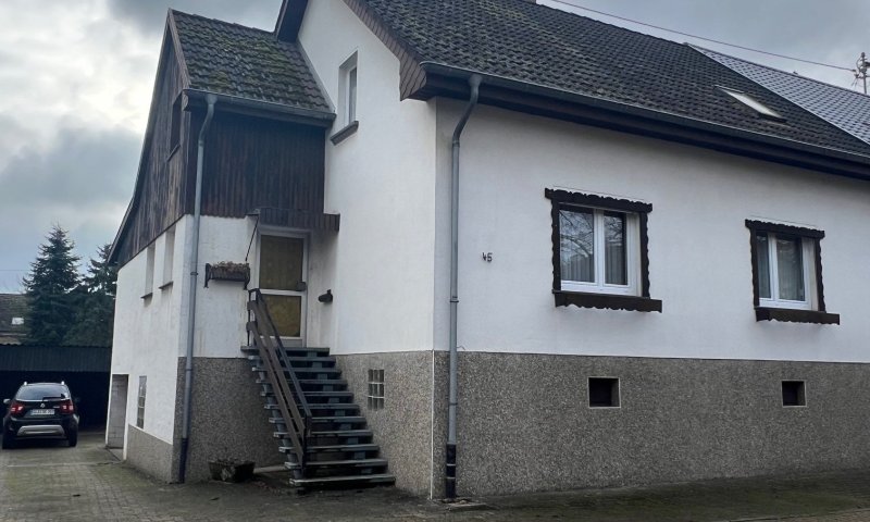 Großzügiges 1-2 Familienhaus in einer ruhigen Wohngegend von Saarwellingen zu verkaufen