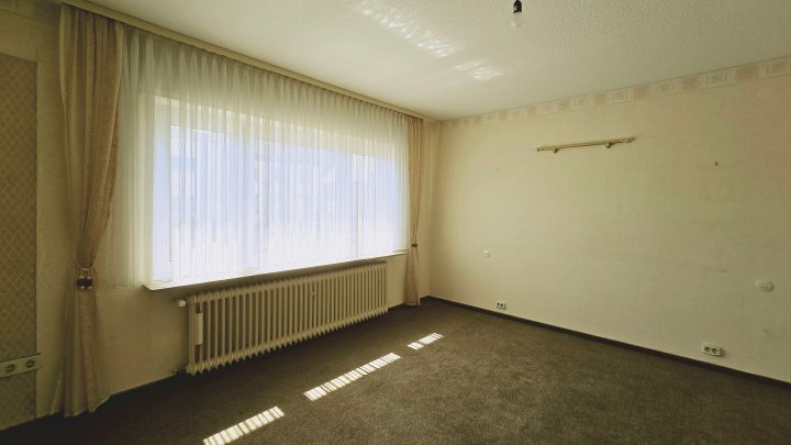 Großes Haus in Düppenweiler mit schönem Garten