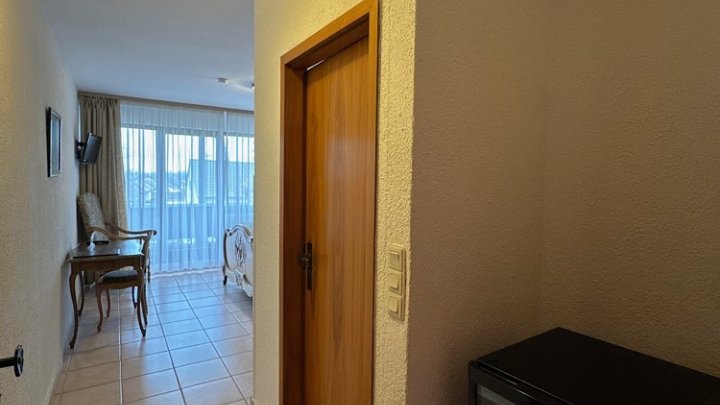 Renditepaket - 12 möblierte Eigentumswohungen bzw. 24 Zimmer in gepflegtem Mehrfamilienhaus