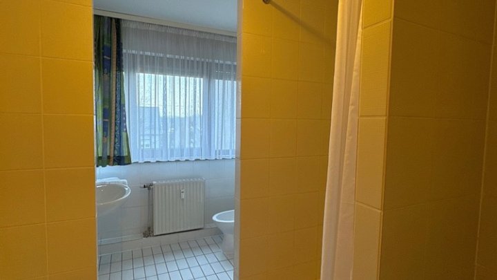 Renditepaket - 12 möblierte Eigentumswohungen bzw. 24 Zimmer in gepflegtem Mehrfamilienhaus
