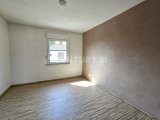 Kinderzimmer bzw. Büro oder begehbarer Kleiderschrank im OG
