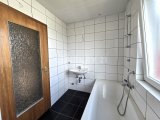 Gegenseite des Badezimmers im Obergeschoss