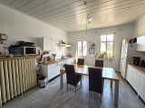 Große Küche mit Zugang zum Balkon der Whg. im 1. OG