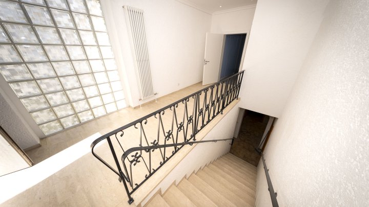 Hochwertig sanierter Luxus-Bungalow mit Einliegerwohnung, Photovoltaik und Großzügigem Grundstück