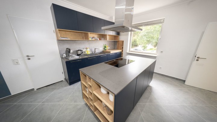 Hochwertig sanierter Luxus-Bungalow mit Einliegerwohnung, Photovoltaik und Großzügigem Grundstück