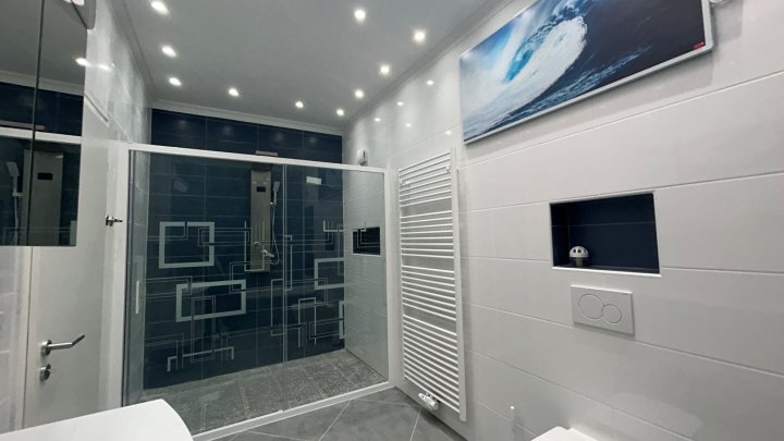 Hochwertig sanierter Luxus-Bungalow mit Einliegerwohnung, Photovoltaik und Großzügigem Grundstück