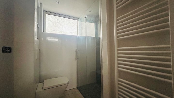 Hochwertig sanierter Luxus-Bungalow mit Einliegerwohnung, Photovoltaik und Großzügigem Grundstück