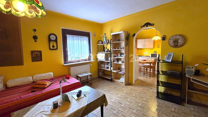 Gemütliches freistehendes Einfamilienhaus mit Terrasse, Garten und Garage in Dudweiler