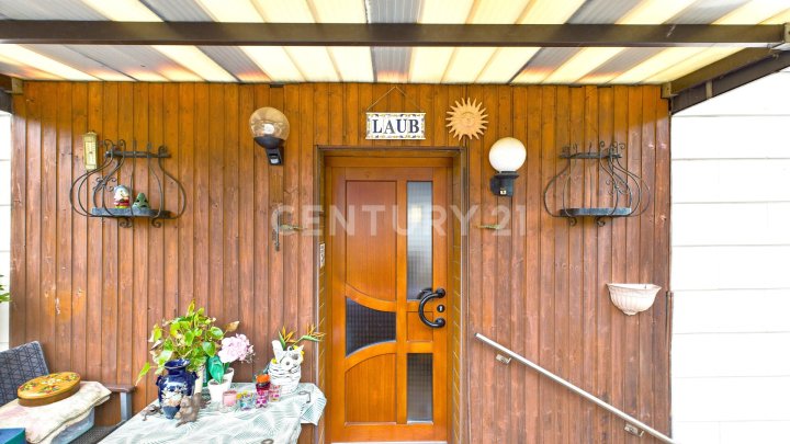 Gemütliches freistehendes Einfamilienhaus mit Terrasse, Garten und Garage in Dudweiler
