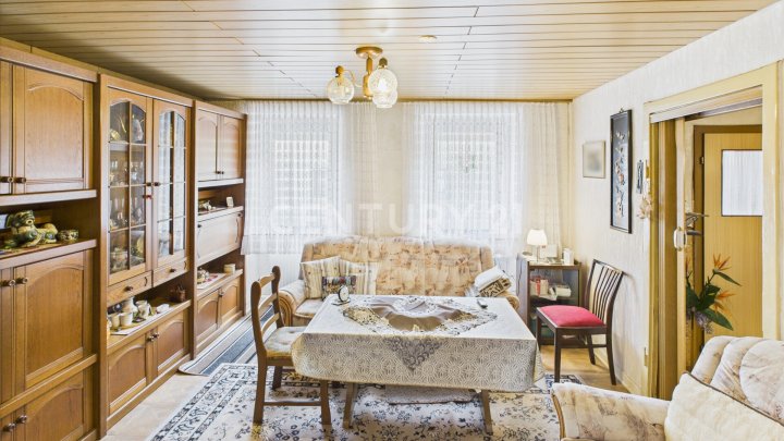 Gemütliches freistehendes Einfamilienhaus mit Terrasse, Garten und Garage in Dudweiler