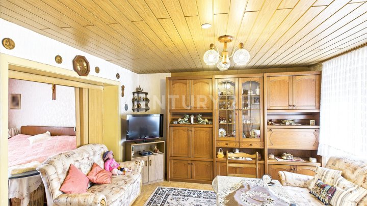 Gemütliches freistehendes Einfamilienhaus mit Terrasse, Garten und Garage in Dudweiler
