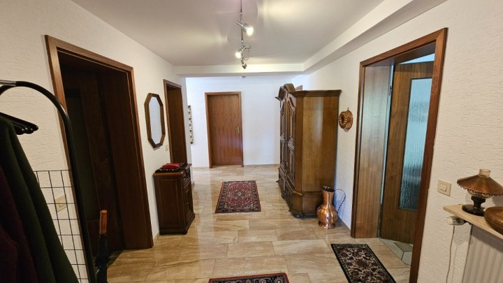 Elegantes Einfamilienhaus in Saarbrücken- Klarenthal zu verkaufen.