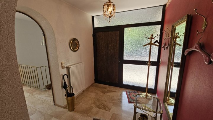 Elegantes Einfamilienhaus in Saarbrücken- Klarenthal zu verkaufen.