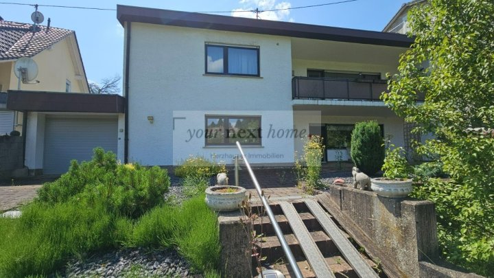 Elegantes Einfamilienhaus in Saarbrücken- Klarenthal zu verkaufen.