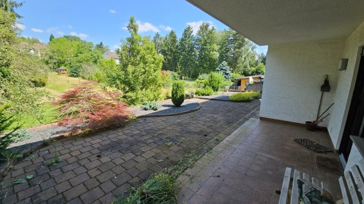 Elegantes Einfamilienhaus in Saarbrücken- Klarenthal zu verkaufen.