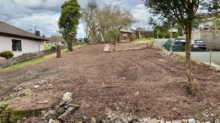 Neu renoviertes und freistehendes Einfamilienhaus mit großem Garten in Marpingen zu vermieten