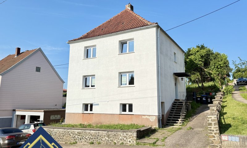 Neu renoviertes und freistehendes Einfamilienhaus mit großem Garten in Marpingen zu vermieten