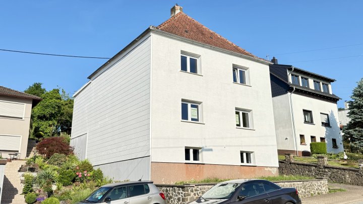 Neu renoviertes und freistehendes Einfamilienhaus mit großem Garten in Marpingen zu vermieten