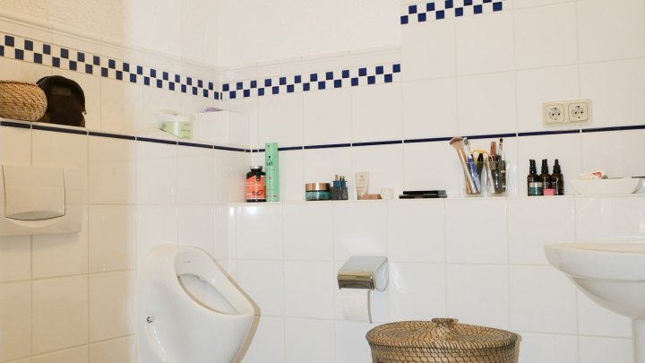 Exklusives Anwesen mit Einliegerwohnung, Garten und Schwimmhalle – Wohnen auf höchstem Niveau