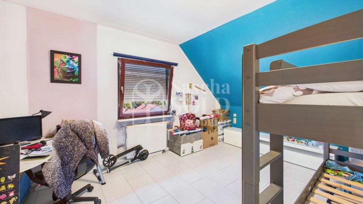 Freistehendes Zweifamilienhaus - teilweise saniert - mit Garten in guter Lage von St. Ingbert