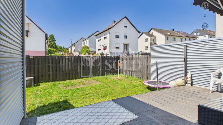 Freistehendes Zweifamilienhaus - teilweise saniert - mit Garten in guter Lage von St. Ingbert