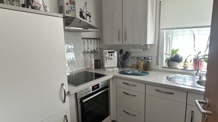 Gepflegte vermietete 2 ZKB Wohnung mit Stellplatz als Anlageobjekt zu verkaufen