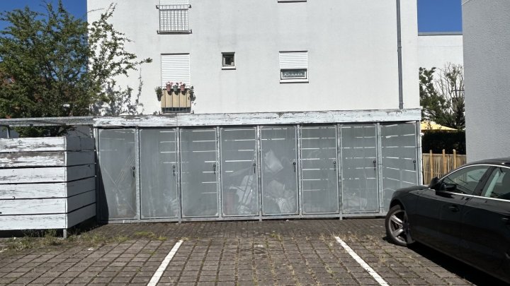 Gepflegte vermietete 2 ZKB Wohnung mit Stellplatz als Anlageobjekt zu verkaufen