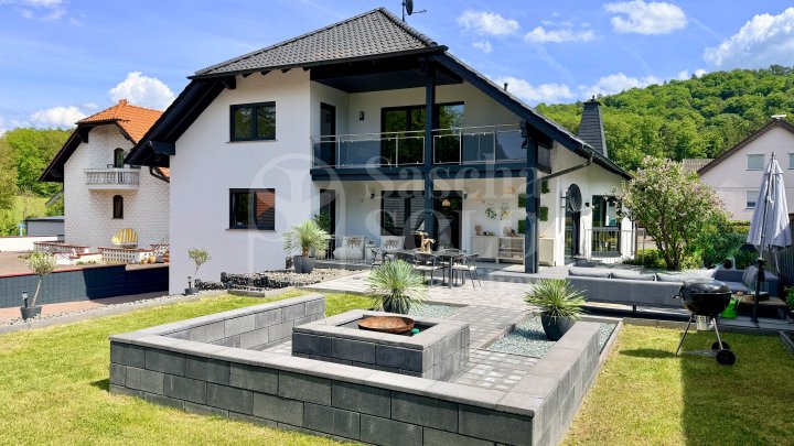Luxuswohnung in Kirkel-Neuhäusel – Garten, Terrasse, 2 Bäder, 2 Nutzräume