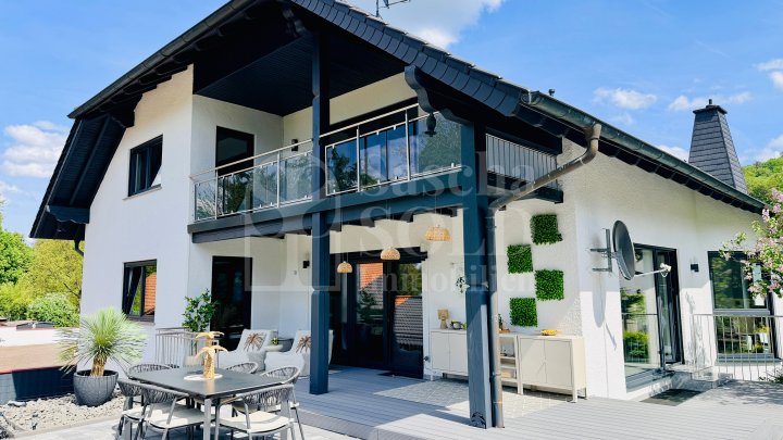 Luxuswohnung in Kirkel-Neuhäusel – Garten, Terrasse, 2 Bäder, 2 Nutzräume