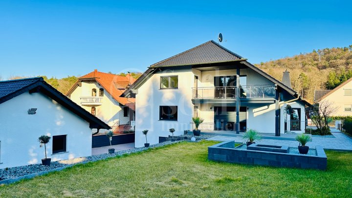 Sanierte Wohnung mit 4 Zimmer, Loggia und Stellplatz in Kirkel-Neuhäusel - Provisionsfrei
