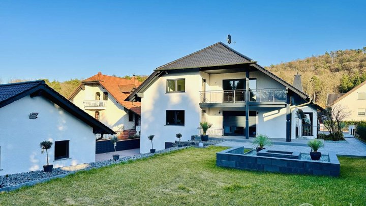 Hochwertige 4-Zimmer-Wohnung mit Loggia & Stellplatz in beliebter Lage von Kirkel-Neuhäusel