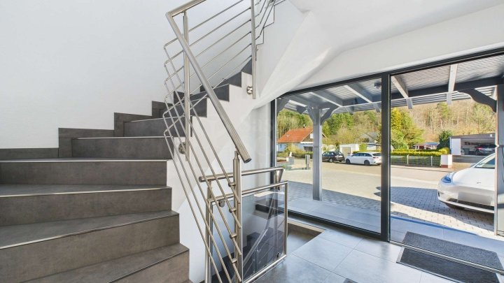 Sanierte Wohnung mit 4 Zimmer, Loggia und Stellplatz in Kirkel-Neuhäusel - Provisionsfrei