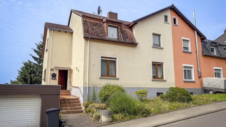 Gemütliche Zweiparteienhaus in zentraler Lage von Püttlingen