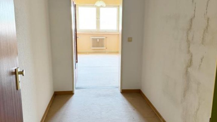Barrierefrei mit Renovierungsbedarf  4 ZKB-ETW mit Balk.+ Stellpl. in IGB-Süd!