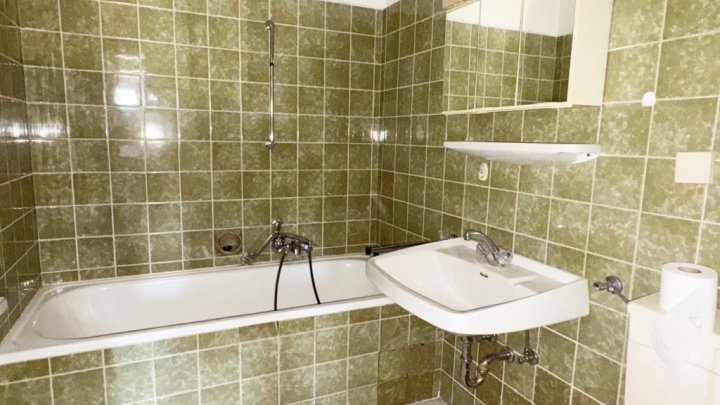 Barrierefrei mit Renovierungsbedarf  4 ZKB-ETW mit Balk.+ Stellpl. in IGB-Süd!