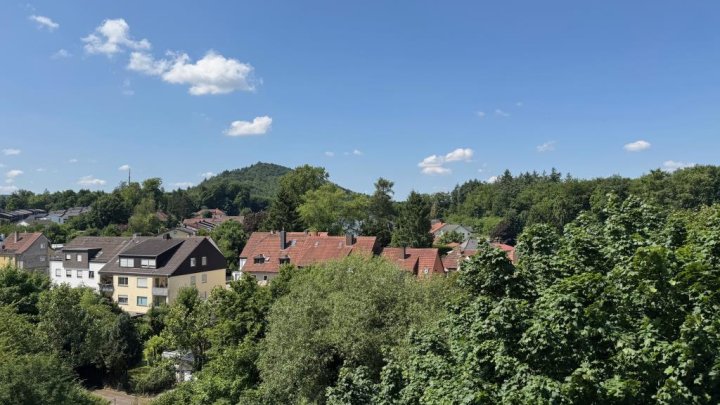 Barrierefrei mit Renovierungsbedarf  4 ZKB-ETW mit Balk.+ Stellpl. in IGB-Süd!
