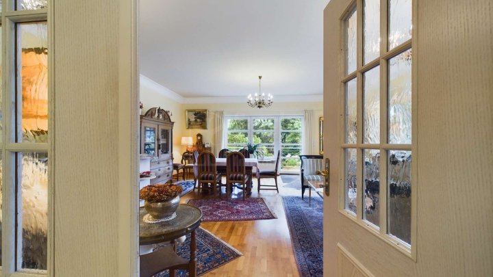 Kleines Haus statt Wohnung - mit Garten, Balkon, Terrasse und Stellplatz für Singles / Paare