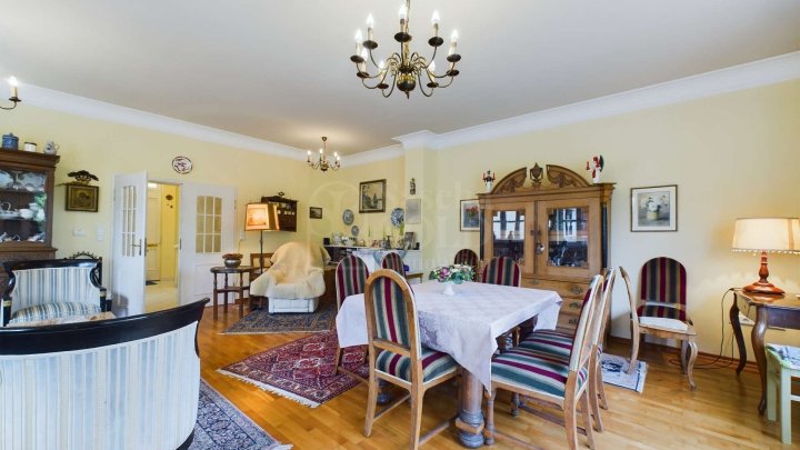 Kleines Haus statt Wohnung - mit Garten, Balkon, Terrasse und Stellplatz für Singles / Paare