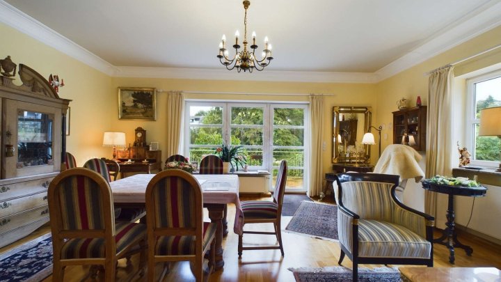 Kleines Haus statt Wohnung - mit Garten, Balkon, Terrasse und Stellplatz für Singles / Paare