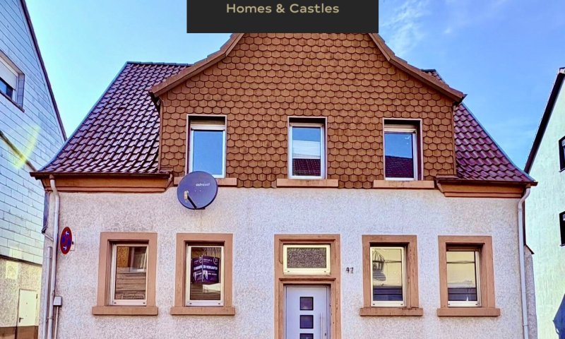 Geräumiges 1-2 Familienhaus in zentraler Lage - viel Platz für Ihre Ideen!