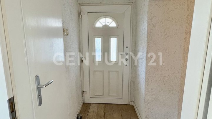 Geräumiges 1-2 Familienhaus in zentraler Lage - viel Platz für Ihre Ideen!