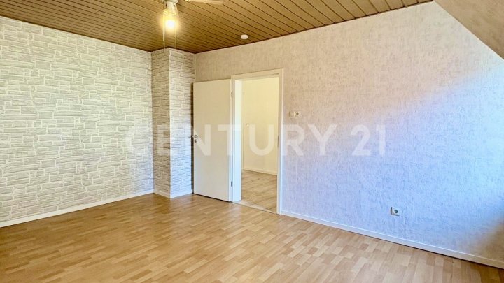 Geräumiges 1-2 Familienhaus in zentraler Lage - viel Platz für Ihre Ideen!