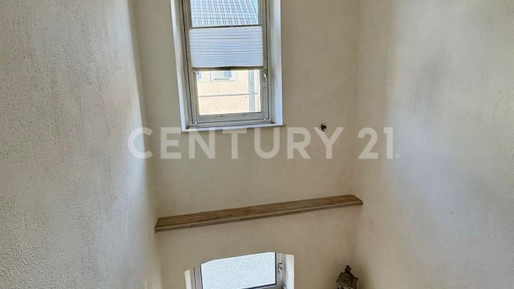 Geräumiges 1-2 Familienhaus in zentraler Lage - viel Platz für Ihre Ideen!