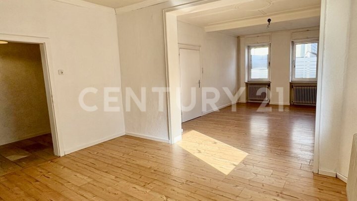 Geräumiges 1-2 Familienhaus in zentraler Lage - viel Platz für Ihre Ideen!