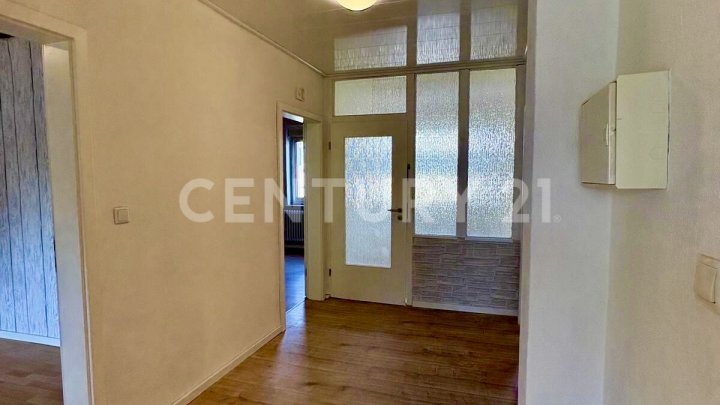 Geräumiges 1-2 Familienhaus in zentraler Lage - viel Platz für Ihre Ideen!