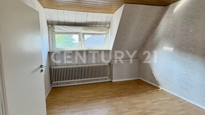 Geräumiges 1-2 Familienhaus in zentraler Lage - viel Platz für Ihre Ideen!