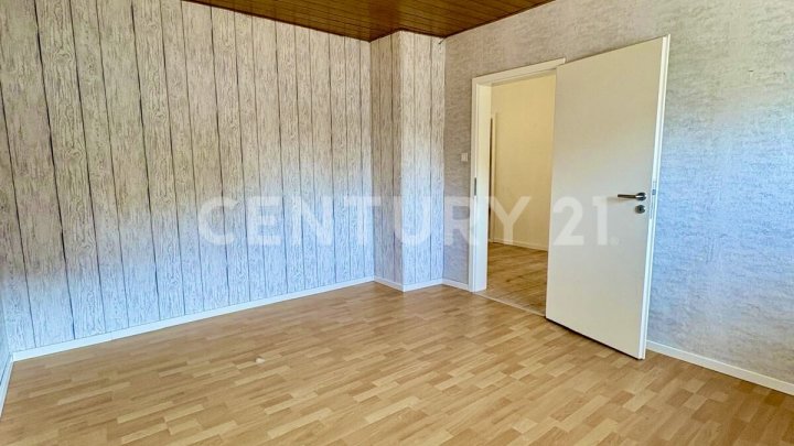 Geräumiges 1-2 Familienhaus in zentraler Lage - viel Platz für Ihre Ideen!