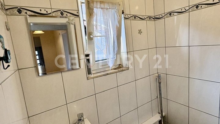 Geräumiges 1-2 Familienhaus in zentraler Lage - viel Platz für Ihre Ideen!